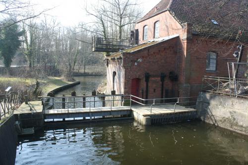 Wehr der äußeren Wassermühle am Mühlenteich